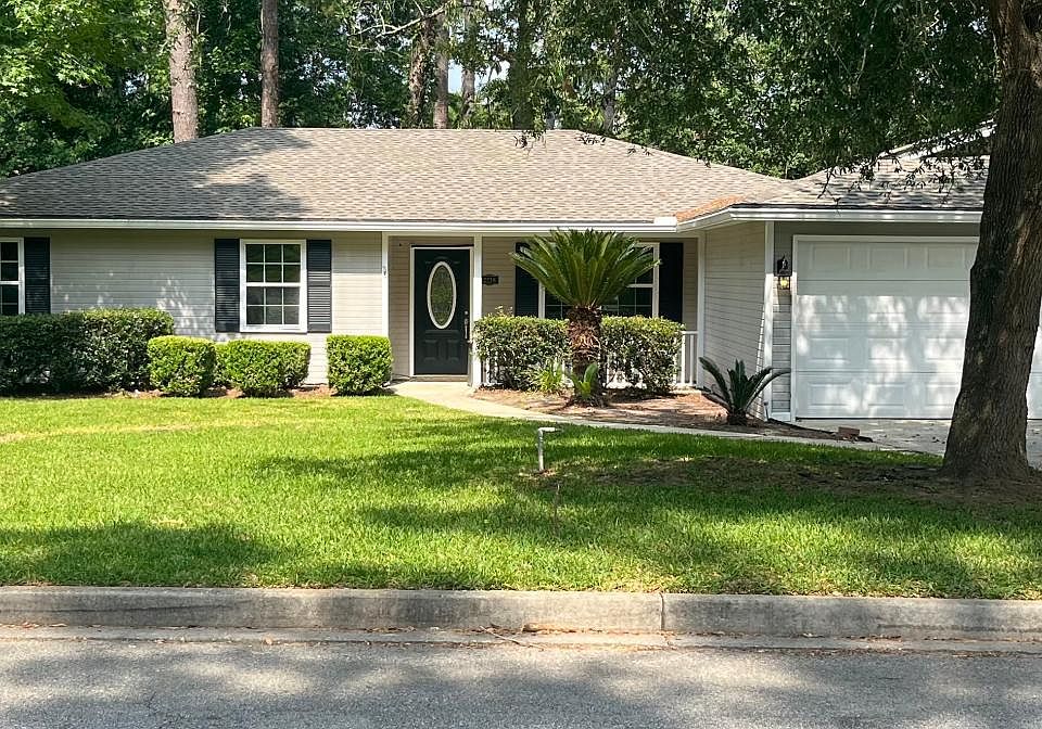 1st image of 2238 Oakgrove Cir