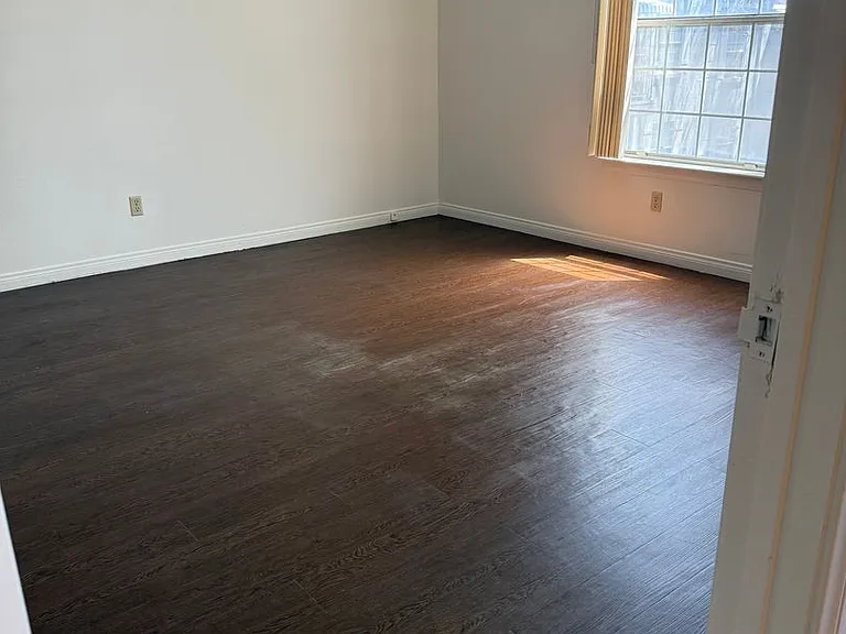 3823 S Maryland Pkwy #T5 — Photo 25