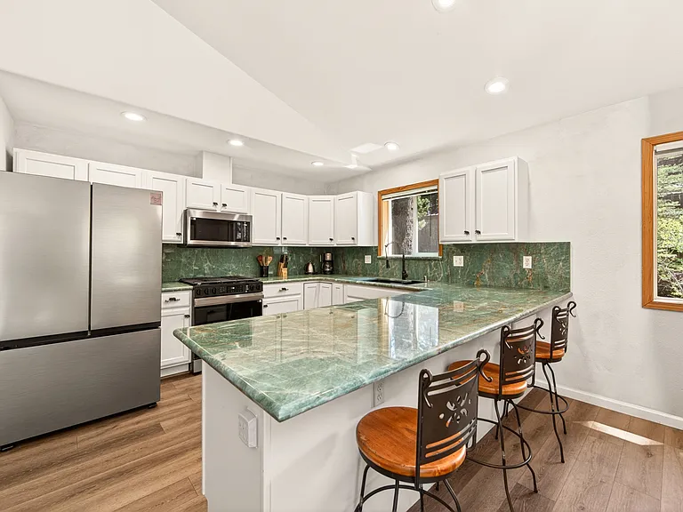 13907 Hansel Ave — Photo 9