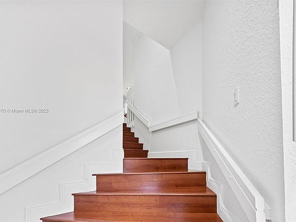 4th image of 9615 SW 138th Ave #Tb2l
