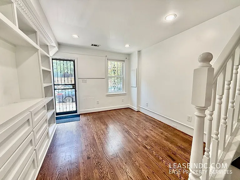 2333 17th St NW — Photo 5