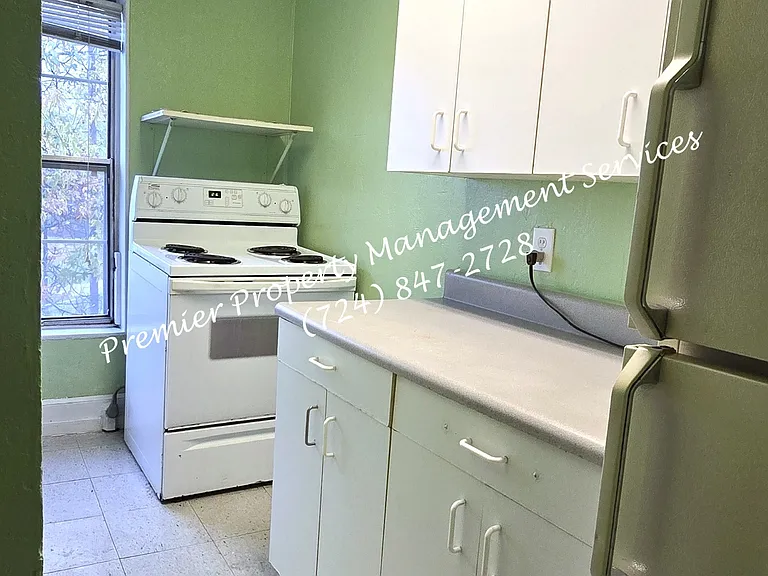 404 Center Ave — Photo 14