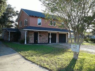 621 W George St, Sinton, TX 78387