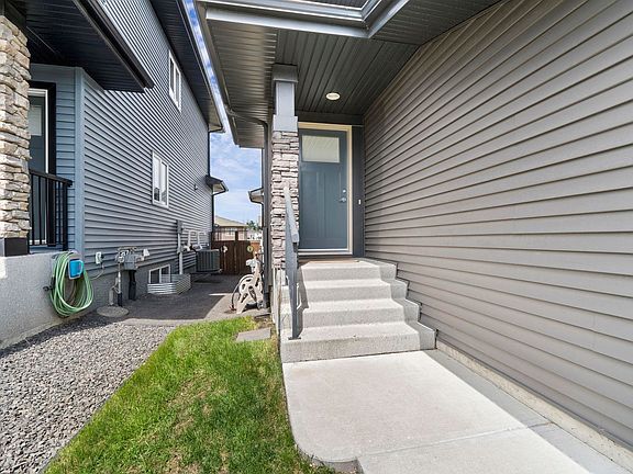 3rd image of 50 Vanderbilt Cmn