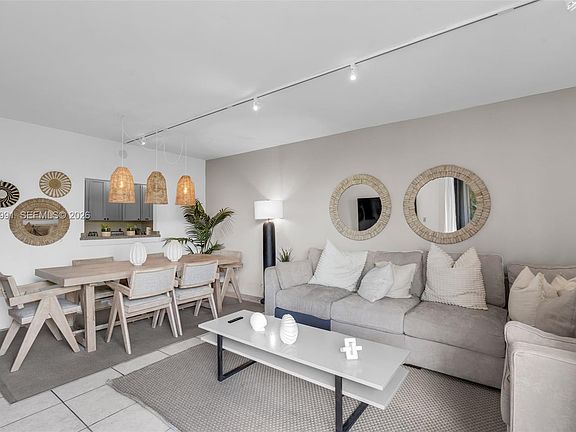5th image of 101 Crandon Blvd APT 269