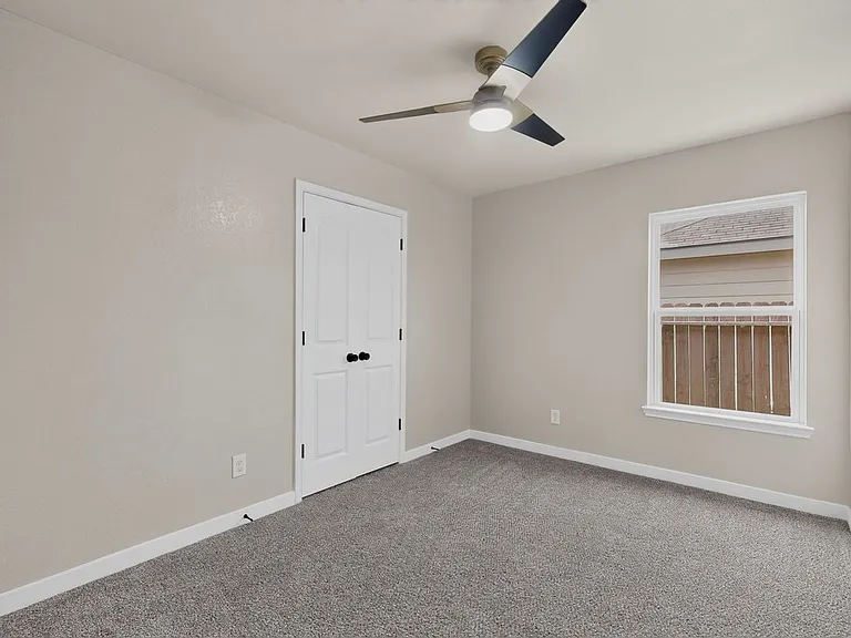 15018 Silver Tree Cv — Photo 28