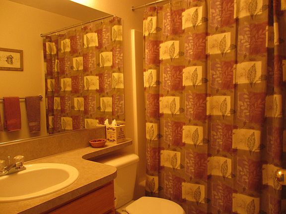 4th image of 7419 NE 64th Cir