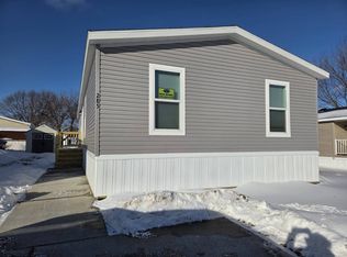 285 Meadows Cir S #285, Wixom, MI