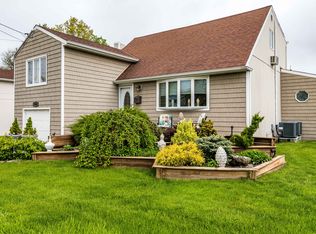 3529 Bayfield Blvd, Oceanside, NY 11572