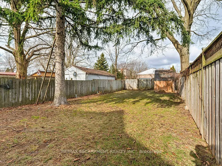 84 E 24th St — Photo 30