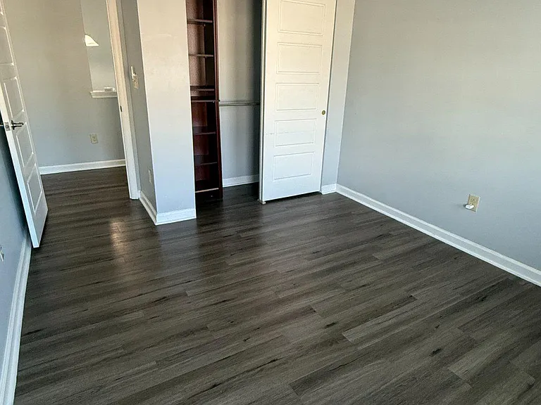 211 Saddlebrook Dr — Photo 23