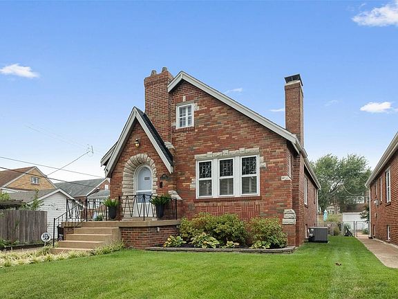 2nd image of 5812 Tholozan Ave