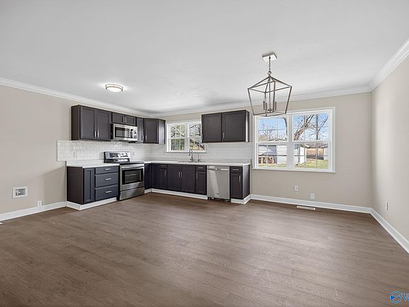 3rd image of 2270 Randles Rd