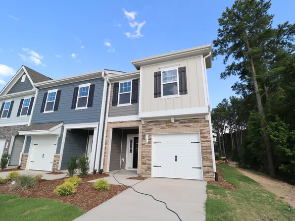 961 Kensley Grove Ln, Fuquay Varina, NC 27526