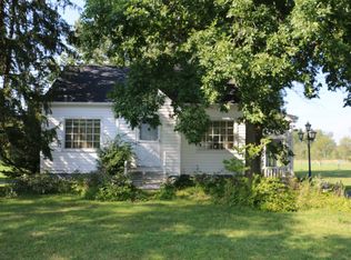 1706 Sturgeon Point Rd, Derby, NY 14047