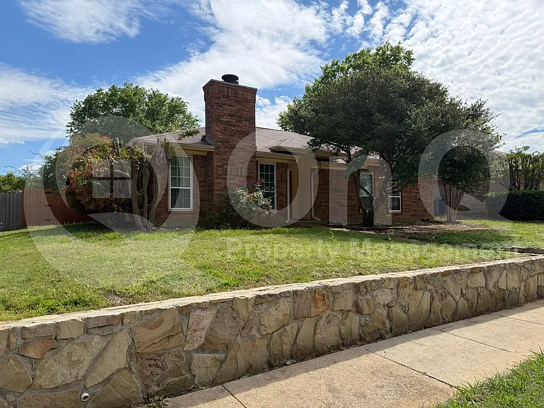 1414 Bogard Ln — Photo 1