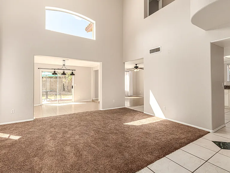 3223 E Poinsettia Dr — Photo 7