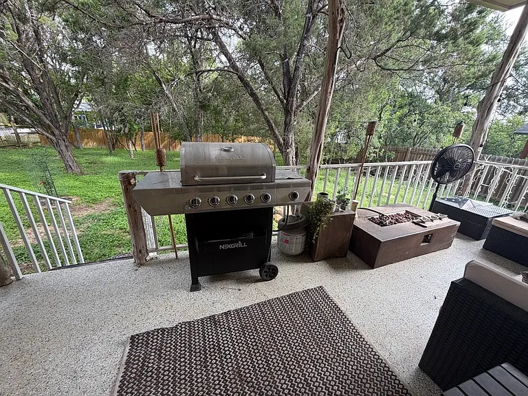 8015 Ventura Blvd — Photo 21