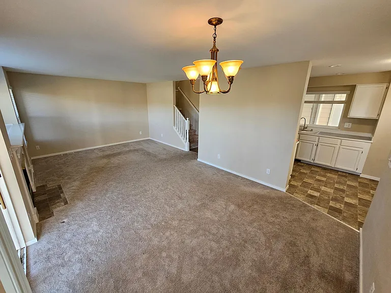 519 Cypress Ave — Photo 6