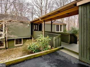 6091 Occoquan Forest Dr, Manassas, VA 20112