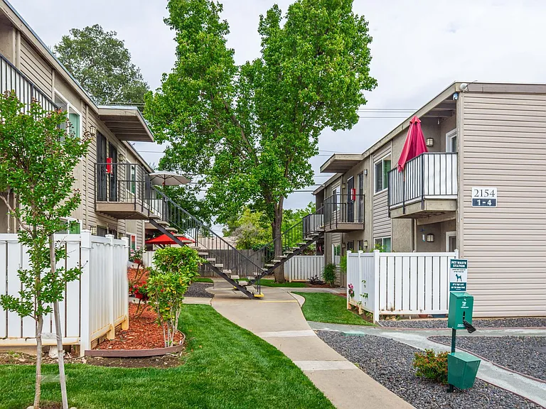 Gold Creek Apartments — Photo 50