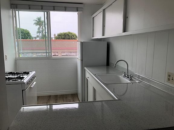 2nd image of 231 Belmont Ave APT 15
