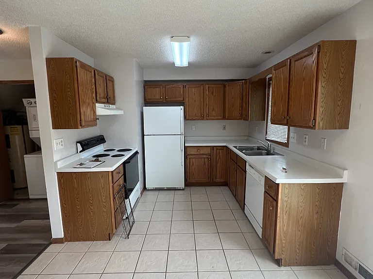 1103 Belsly Blvd — Photo 2