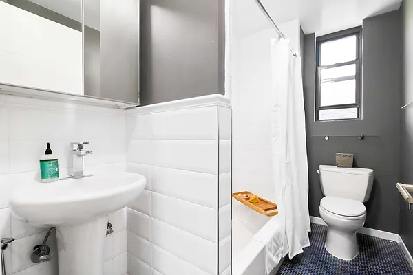 Rented by Bedrose | media 14