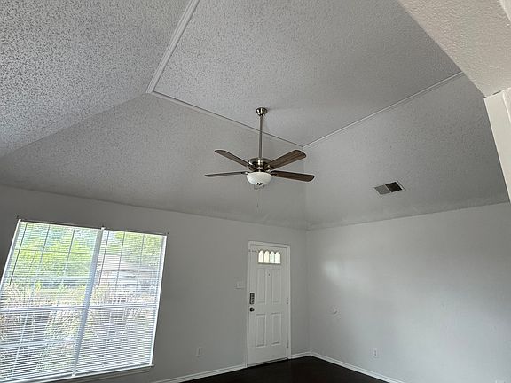4th image of 2800 Beverly Dr