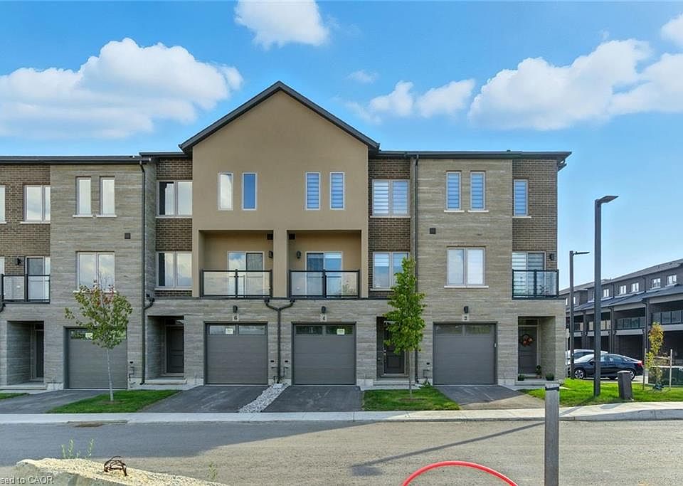 1st image of 4 Clear Valley Ln