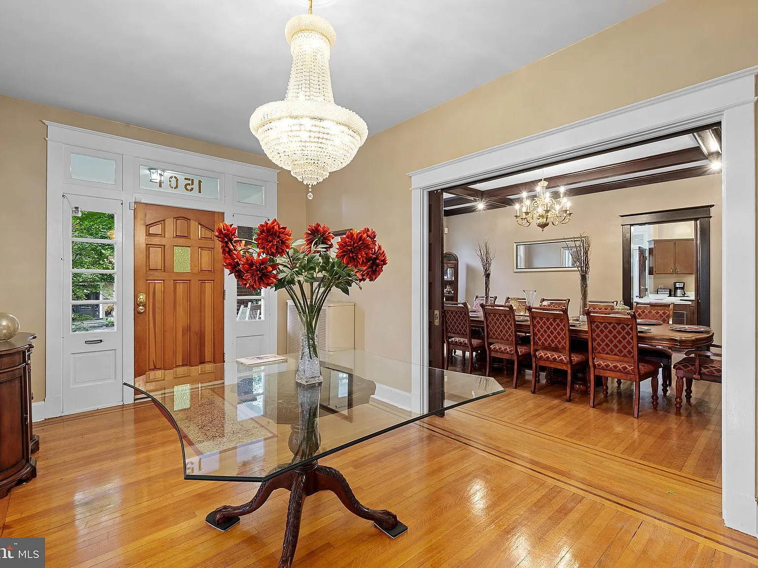 5 bed, 2.0 bath, 3310 sqft, $9,000 — Photo 3