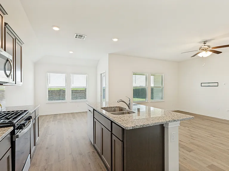 625 Summit Pass Ln — Photo 1