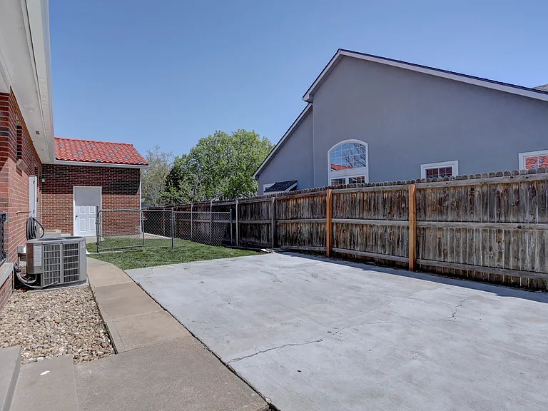 6306 W 32nd Ave — Photo 30