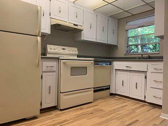 2nd image of 2503 Country Club Dr #114