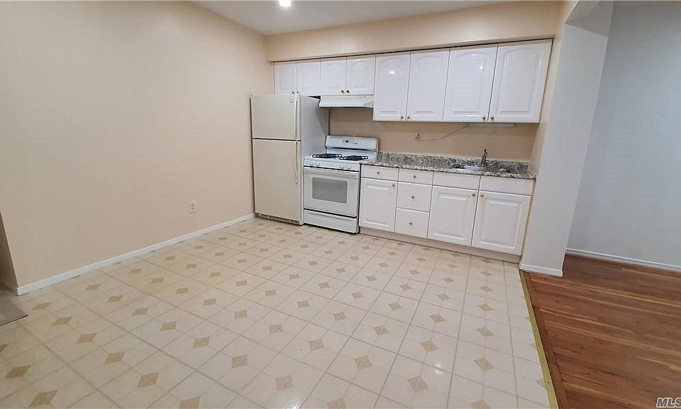 2nd image of 144-76 Roosevelt Ave Floor 1