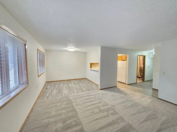 1805 S Bahnson Ave, Sioux Falls, SD 57103