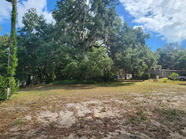 124 Ann St, Hawthorne, FL 32640