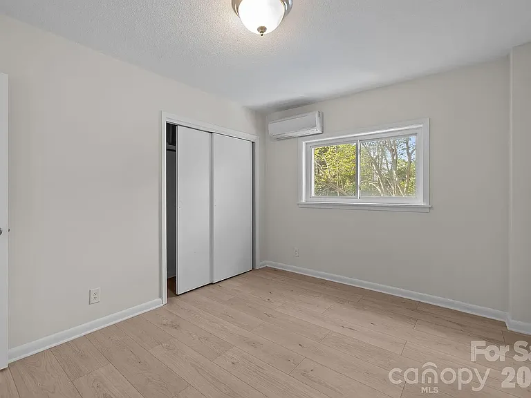 2503 Roswell Ave #207 — Photo 16