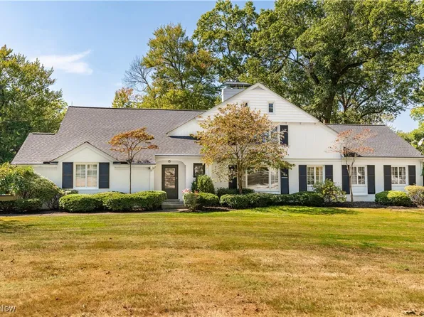 833 S Prospect Ave, Hartville, OH 44632