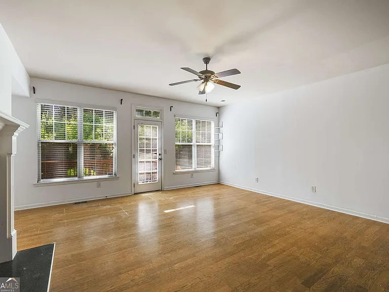 1798 Oakbrook Ln NW #8 — Photo 8