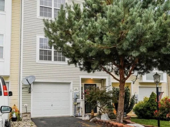 64 Foal Ln, Martinsburg, WV 25405