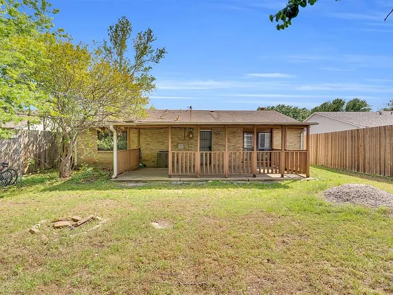 7115 Christie Ln — Photo 2