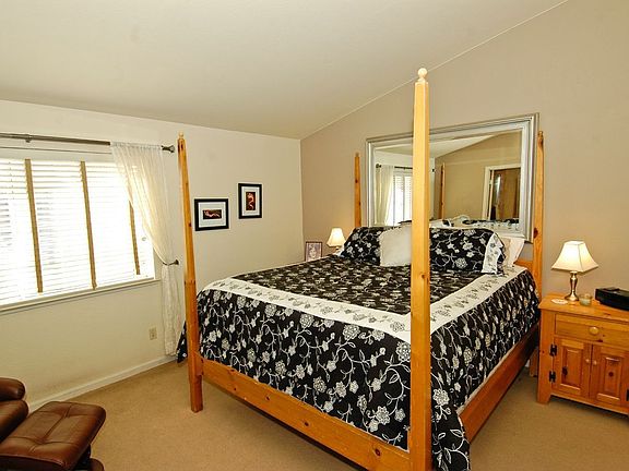 Master Bedroom, Vaulted ceil