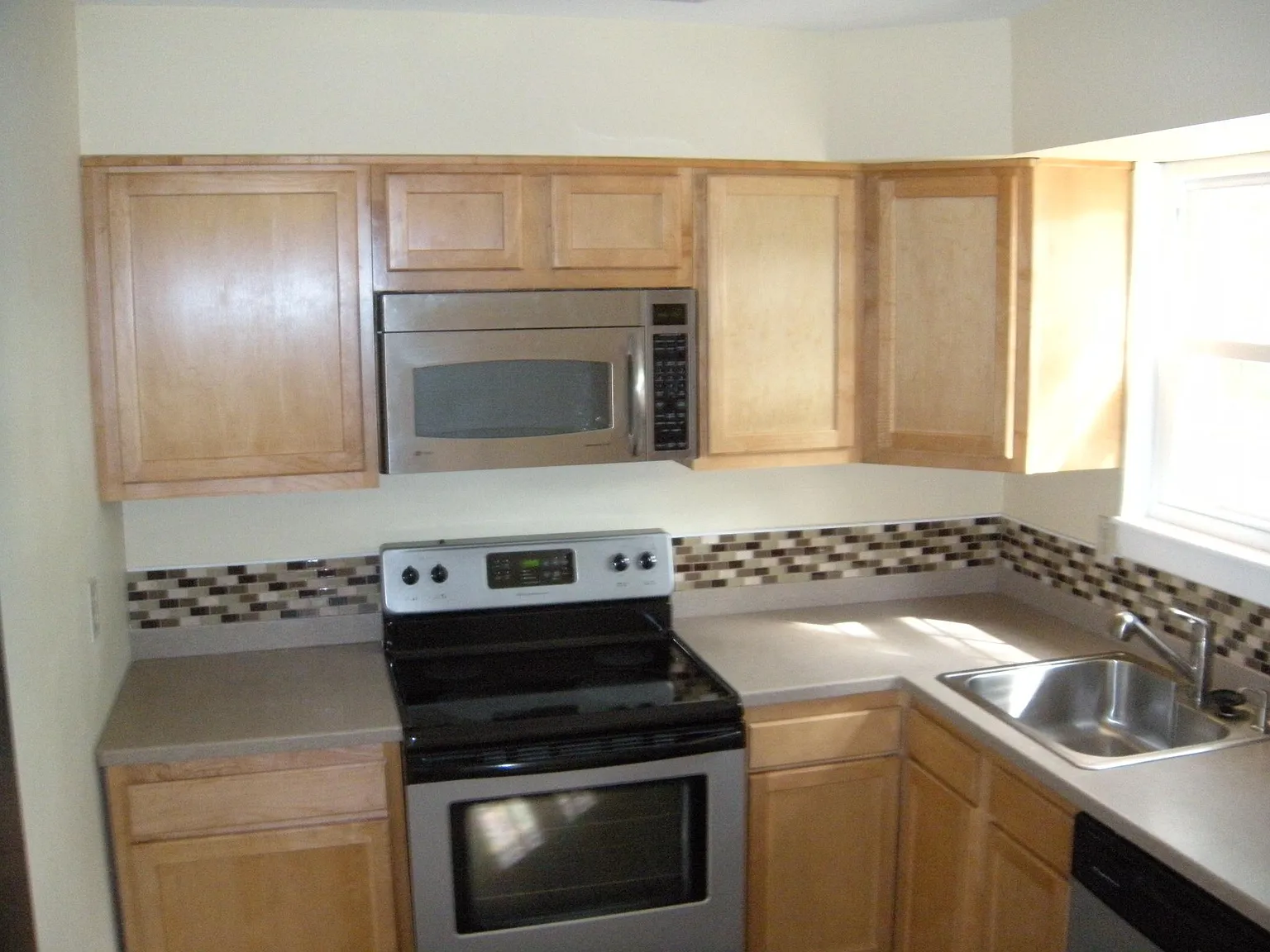 3 bed, 2.5 bath, 1152 sqft, $1,800 — Photo 2