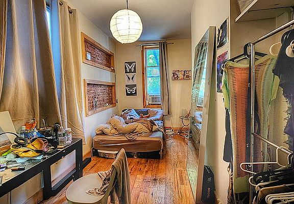 4th image of 643 Willoughby Ave Floor 1
