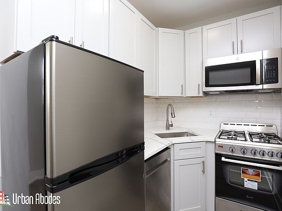 3rd image of 503 W Belmont Ave #7J