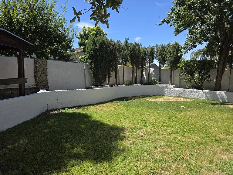 249 Oxburough Dr — Photo 4
