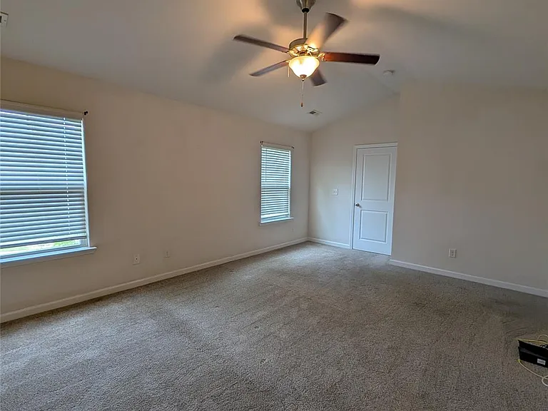 9331 Arbor Creek Dr — Photo 9