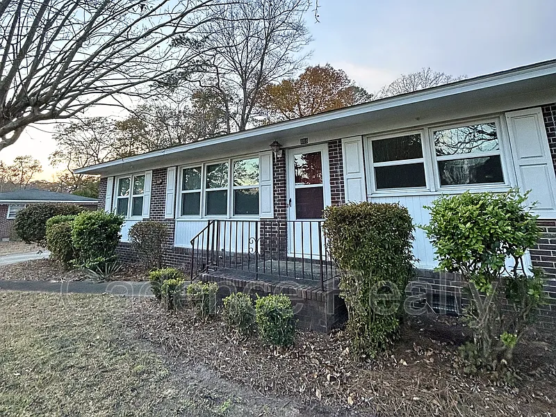 408 Lynette Dr