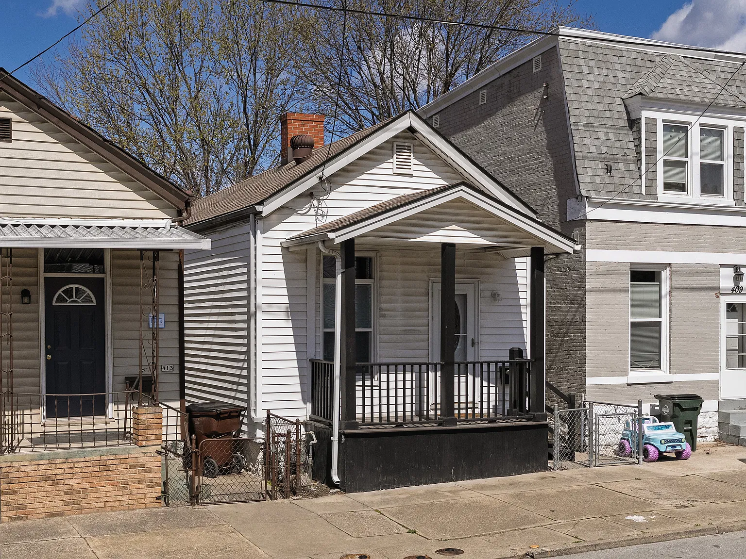 411 W 9th St — Photo 2